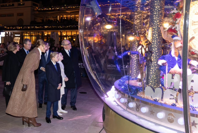 Lancement par la Famille princière des Illuminations des décorations de Noël