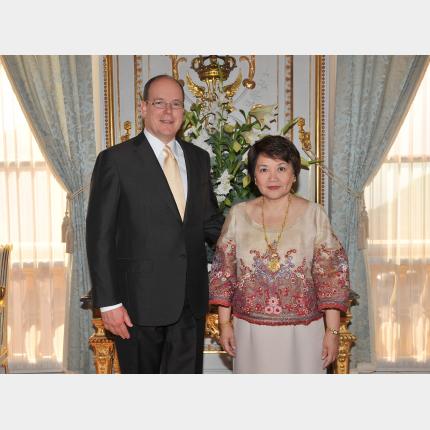 Remise des lettres de créance de S.E. Madame Rora NAVARRO-TOLENTINO, Ambassadeur Extraordinaire et Plénipotentiaire de la République des Philippines auprès de la Principauté de Monaco