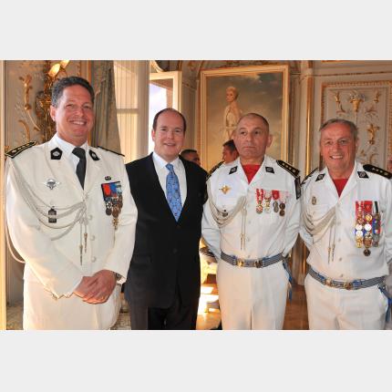 Cérémonie de passation du commandement de la Force Publique dans la Cour d'Honneur du Palais Princier