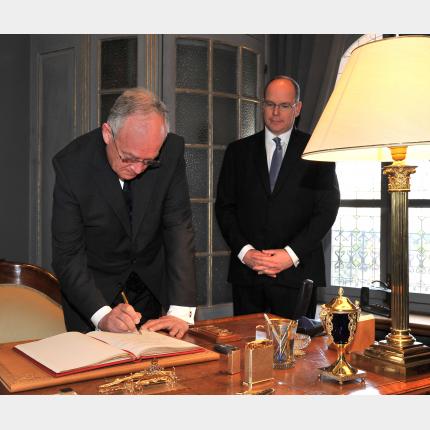 Prestation de Serment de S.E. M. Michel Roger